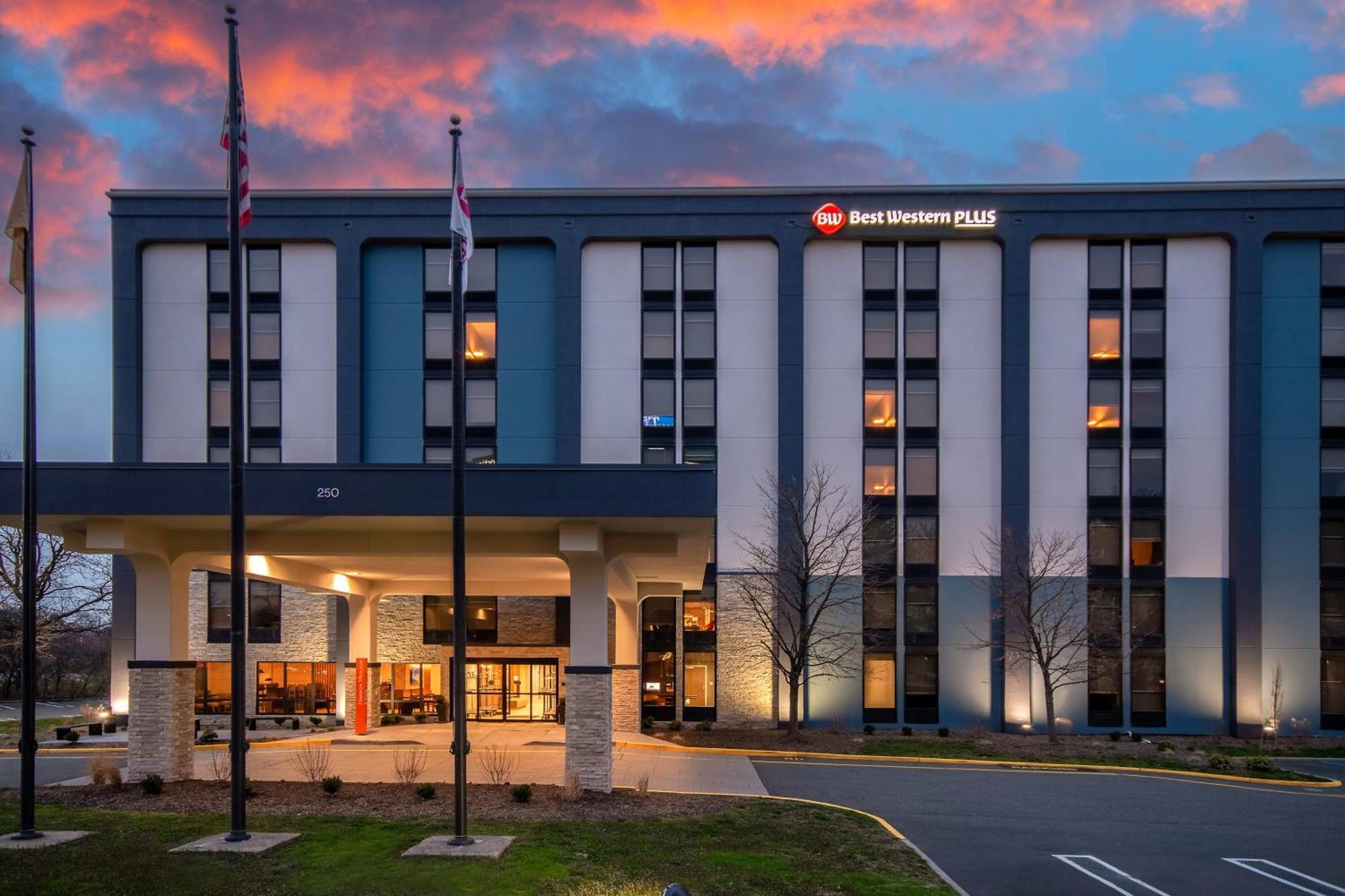 Best Western Plus Meadowlands Secaucus Exterior foto